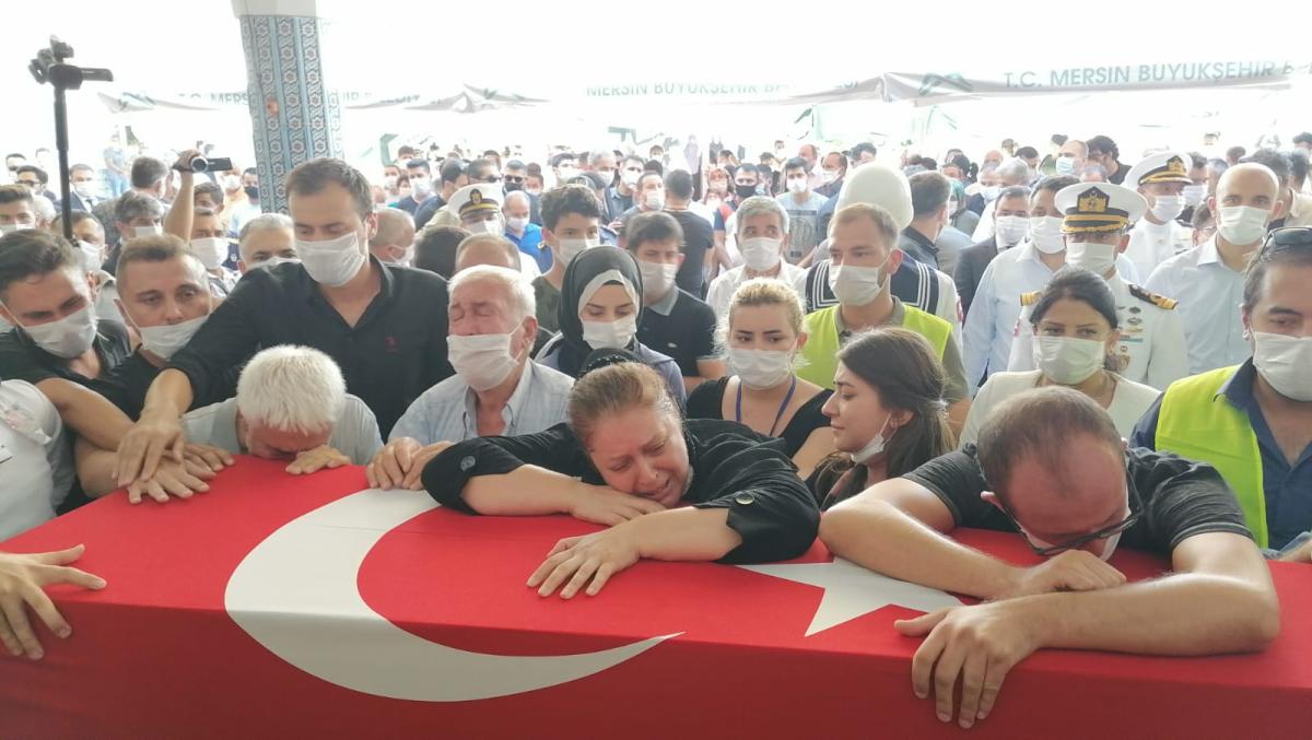 Hakkari'de yüksekten düşerek şehit olan Mesut Yıldırım toprağa verildi