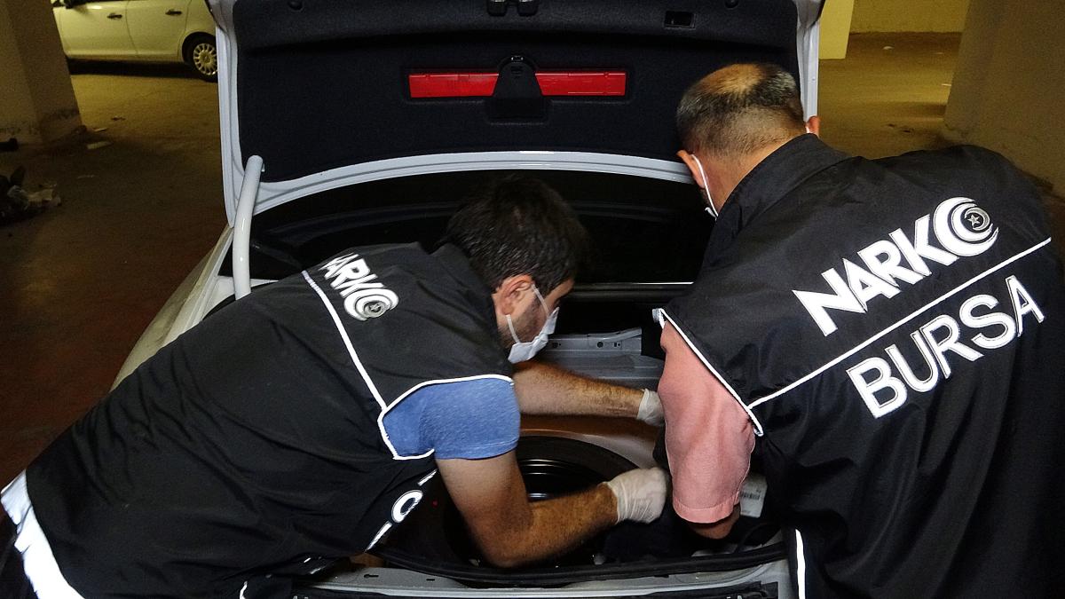 Bursa'da yüklü miktarda uyuşturucu madde ele geçilirdi