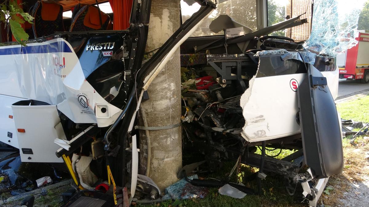 Bursa'da işçi servis midibüsü kaza yaptı: 2 ölü, 17 yaralı