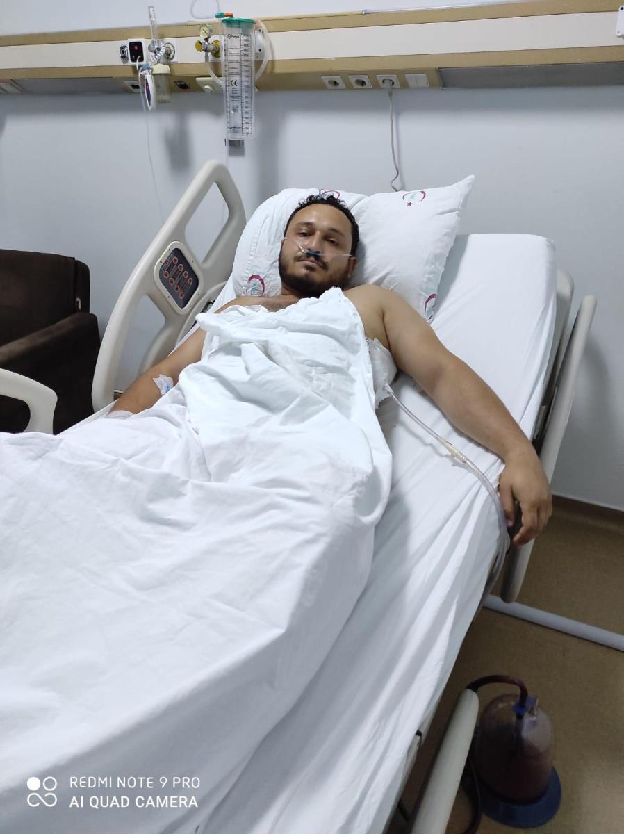 İzmit'te dayak yiyen kadına yardım etmek isterken bıçaklandı