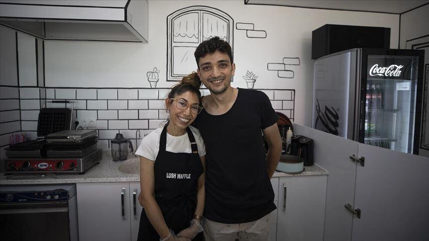 İzmirli çift, düğün parasıyla hayallerindeki iş yerini açtılar