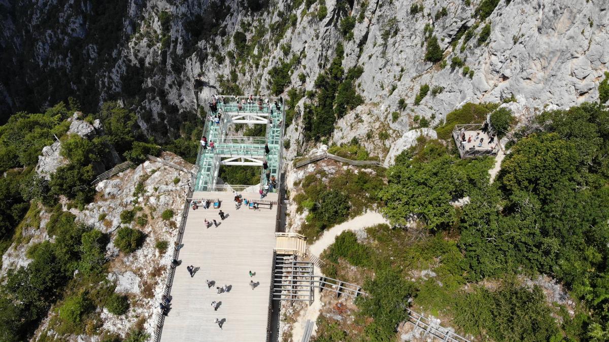 Çatak Kanyonu cam terası, ziyaretçilerin nefesini kesiyor