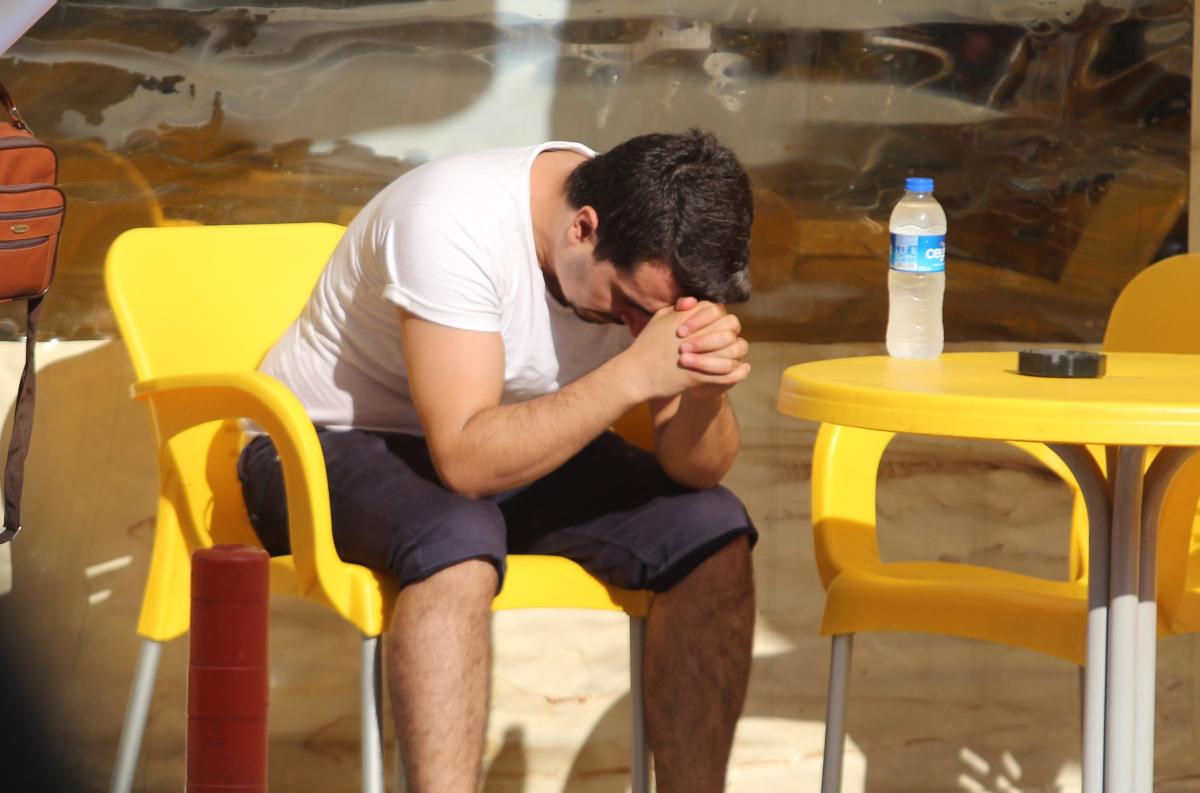 Antalya'da kredi borcunu bitirmediği otomobili yanan genç, büyük üzüntü yaşadı