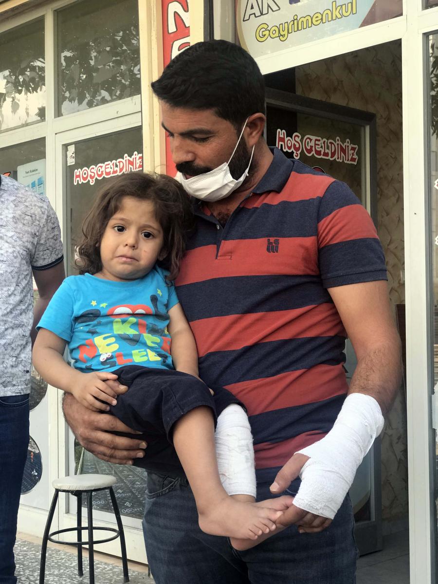 Gaziantep'te ikinci kattaki çocuk emlakçının üzerine düştü