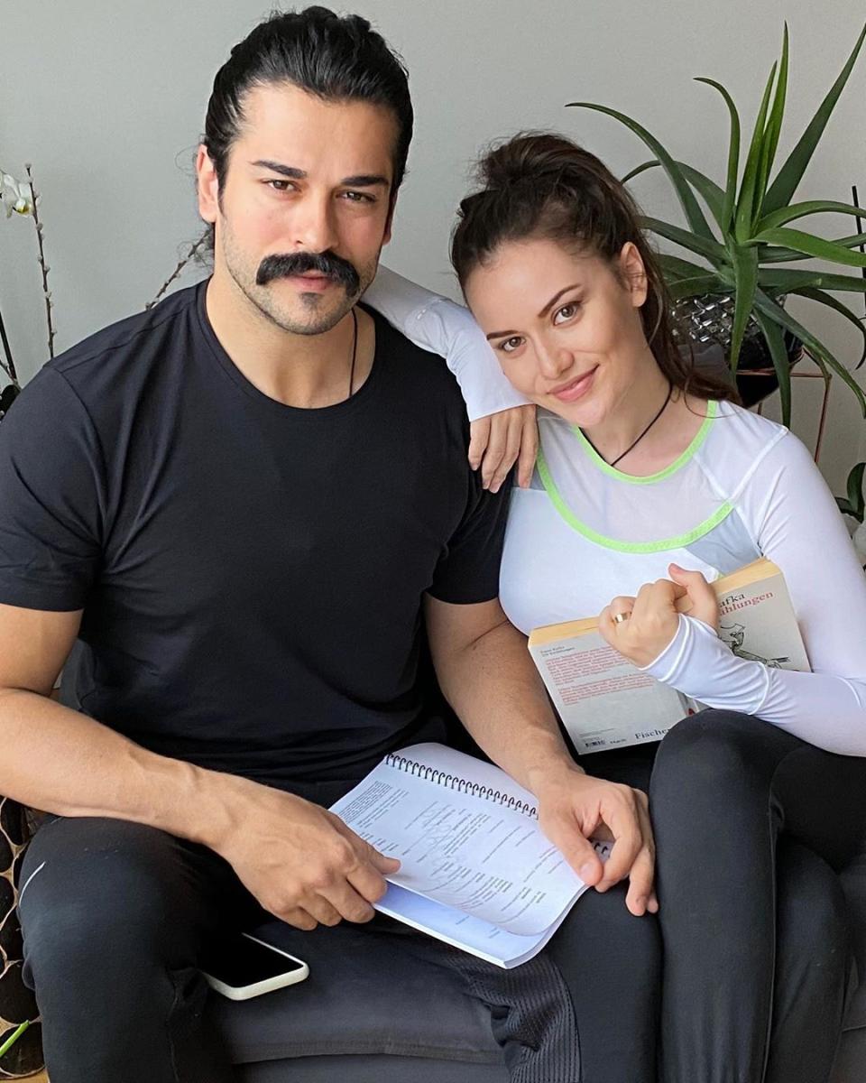 Fahriye Evcen ile Burak Özçivit, Karan için altın biriktiriyor