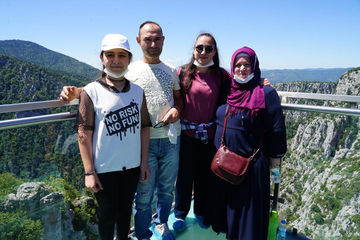 Çatak Kanyonu cam terası, ziyaretçilerin nefesini kesiyor