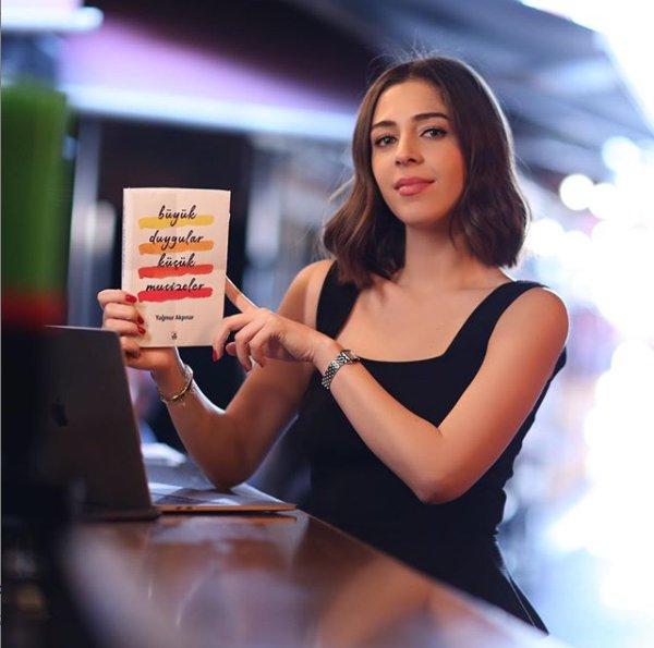 Yağmur Akpınar ile ilk romanı Büyük Duygular Küçük Mucizeler’i konuştuk