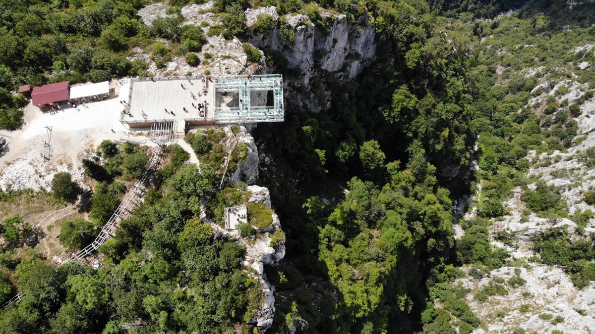 Çatak Kanyonu cam terası, ziyaretçilerin nefesini kesiyor