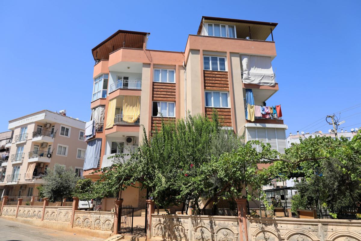 Antalya’da yaşlı kadın evini derneğe bağışladı