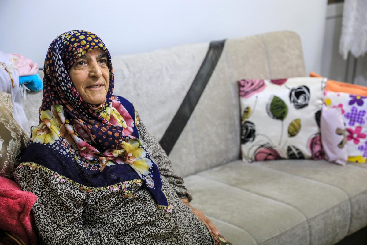 Antalya’da yaşlı kadın evini derneğe bağışladı