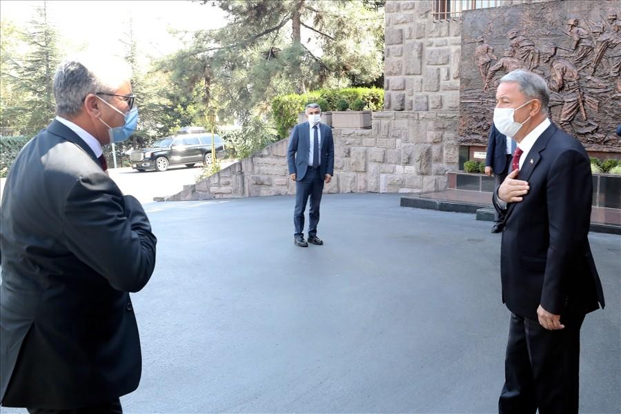 Bakan Hulusi Akar, Libya İçişleri Bakanı ile bir araya geldi