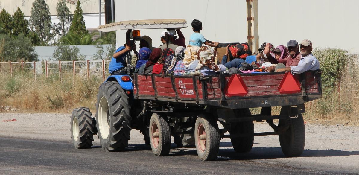 Manisa'da tarım işçilerinin tehlikeli yolculuğu devam ediyor
