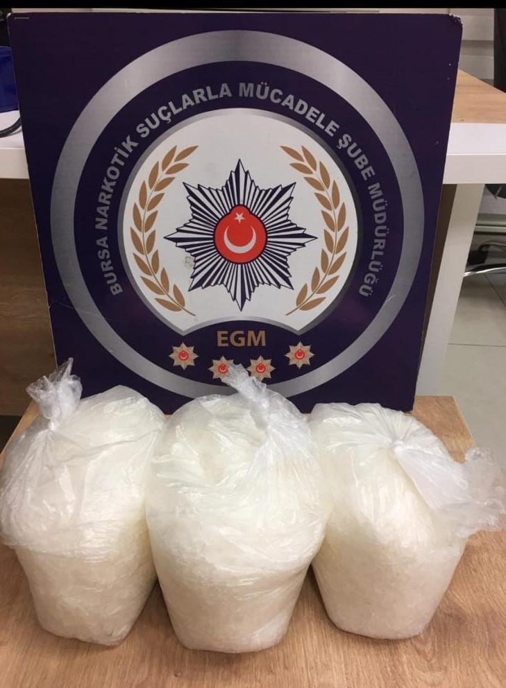 Bursa'da, tekerlekli sandalyeli uyuşturucu satıcısı yakalandı