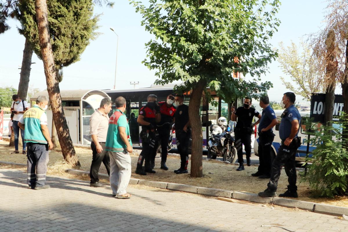 Şanlıurfa’da fırının önünde 'odunlu' borç kavgası