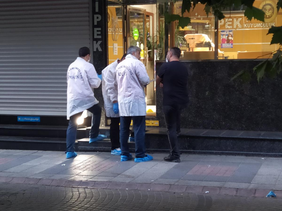 Güngören'de kuyumcudan 10 kilo altın çalındı