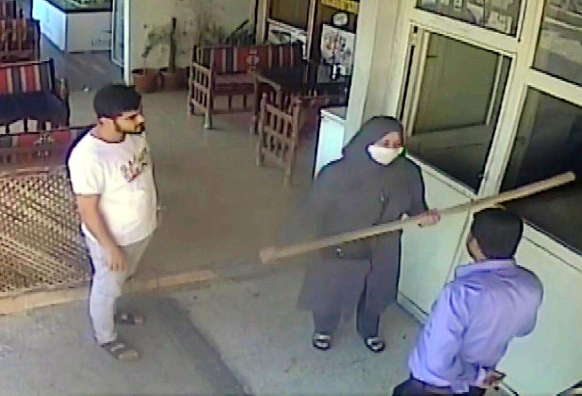 Şanlıurfa’da fırının önünde 'odunlu' borç kavgası