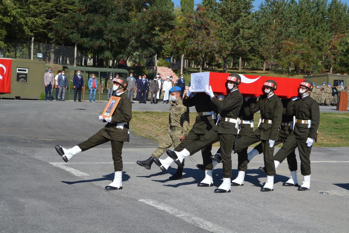Şehit Ümit Çıkın için Hakkari’de tören düzenlendi