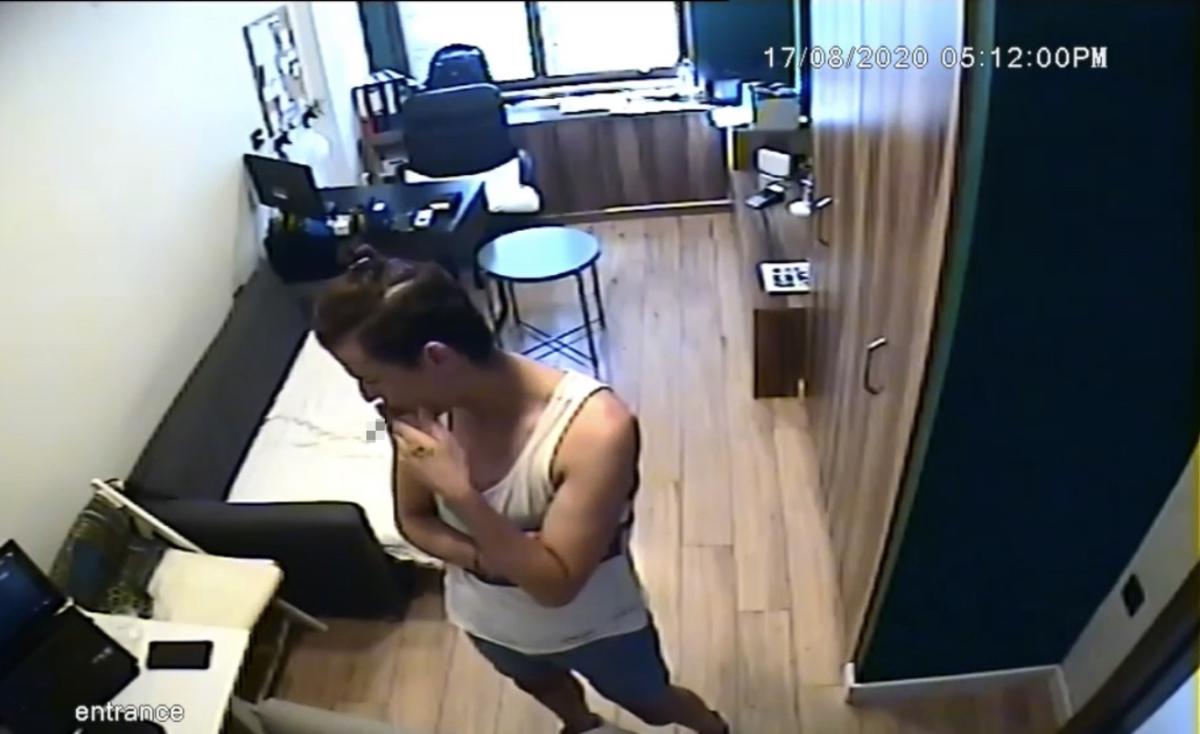 Taksim'de hırsız, otelden telefon çaldı