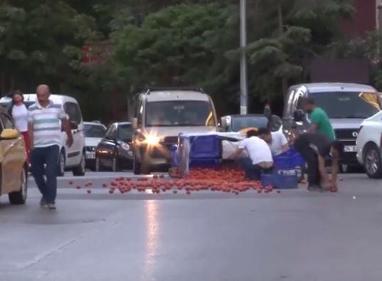 İstanbul'da vatandaşlar, seyyar satıcının yardımına koştu