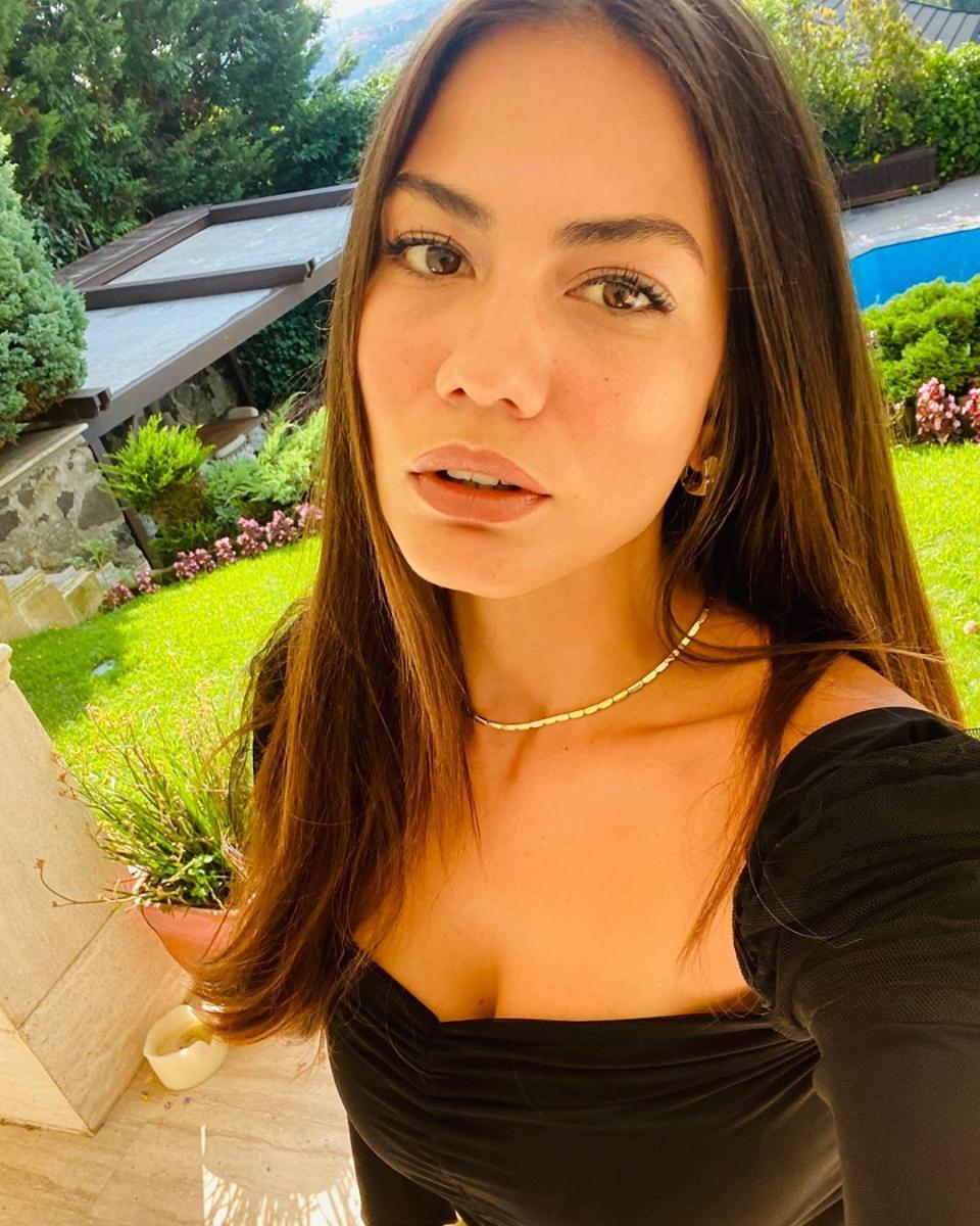 Demet Özdemir'den dans paylaşımı