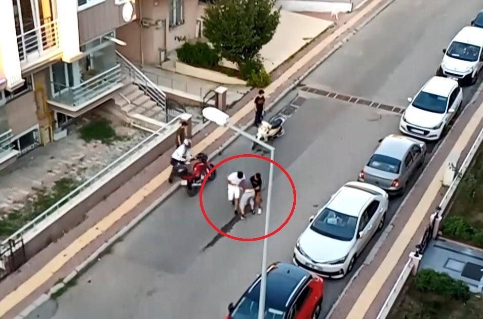 Samsun'da sokak ortasında yolunu kesip darbettiler