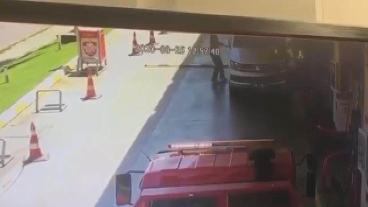 Kozyatağı'nda benzin istasyonundaki araç çalındı