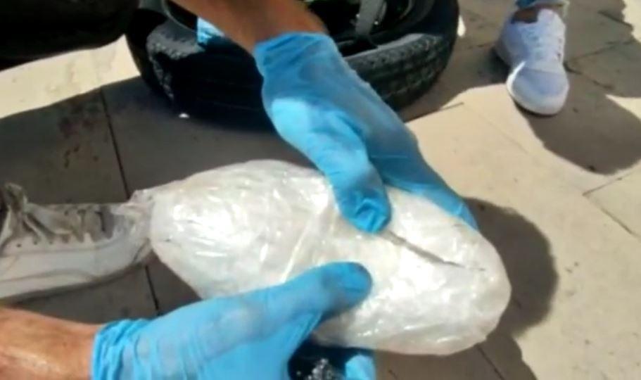 Erzurum'dan Antalya'ya giden uyuşturucuyu narkotik köpeği buldu