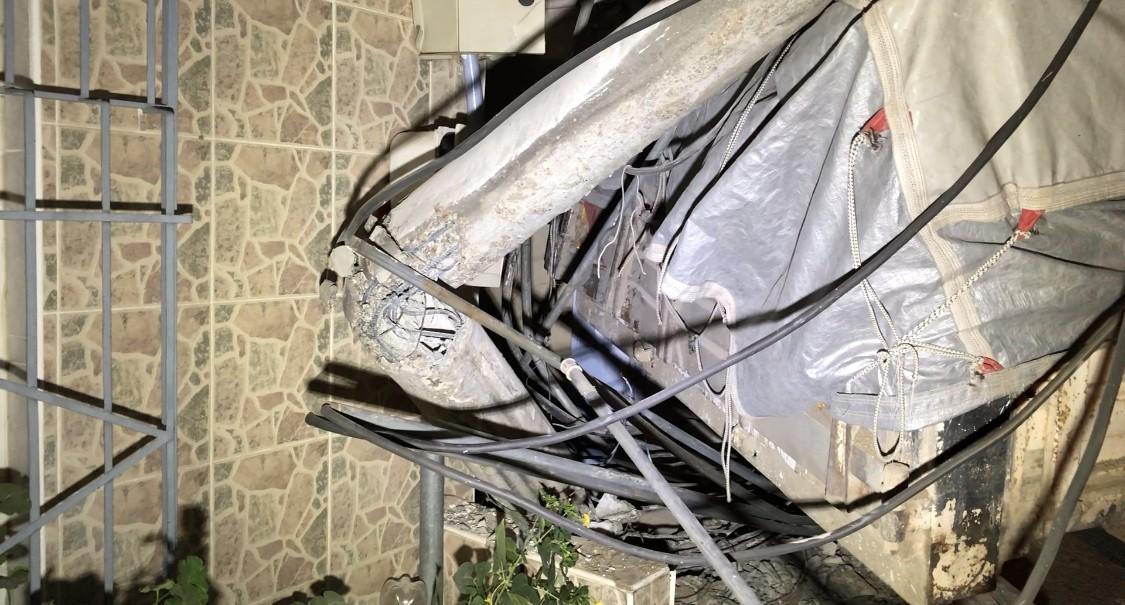 Bursa'da genç kız, kamyonet ile bina arasında sıkışarak can verdi