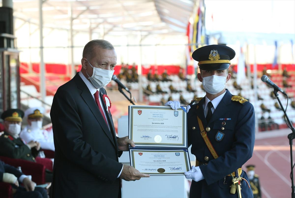 Cumhurbaşkanı Erdoğan: Maruz kaldığımız her saldırı mücadelemizi perçinledi