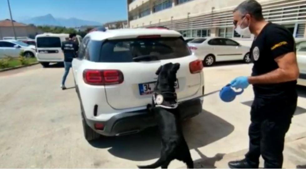 Erzurum'dan Antalya'ya giden uyuşturucuyu narkotik köpeği buldu