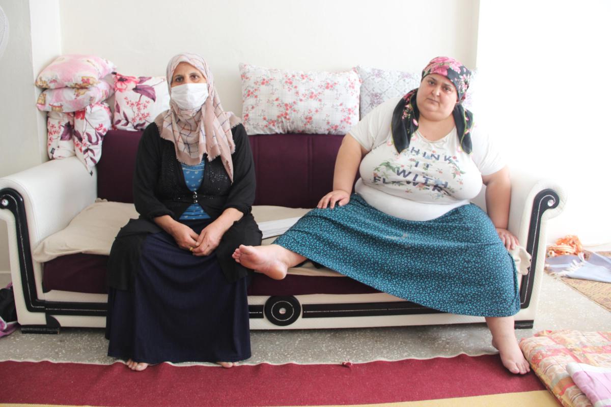 Diyarbakır’da kiloları nedeniyle evden çıkamayan kadın yardım istiyor