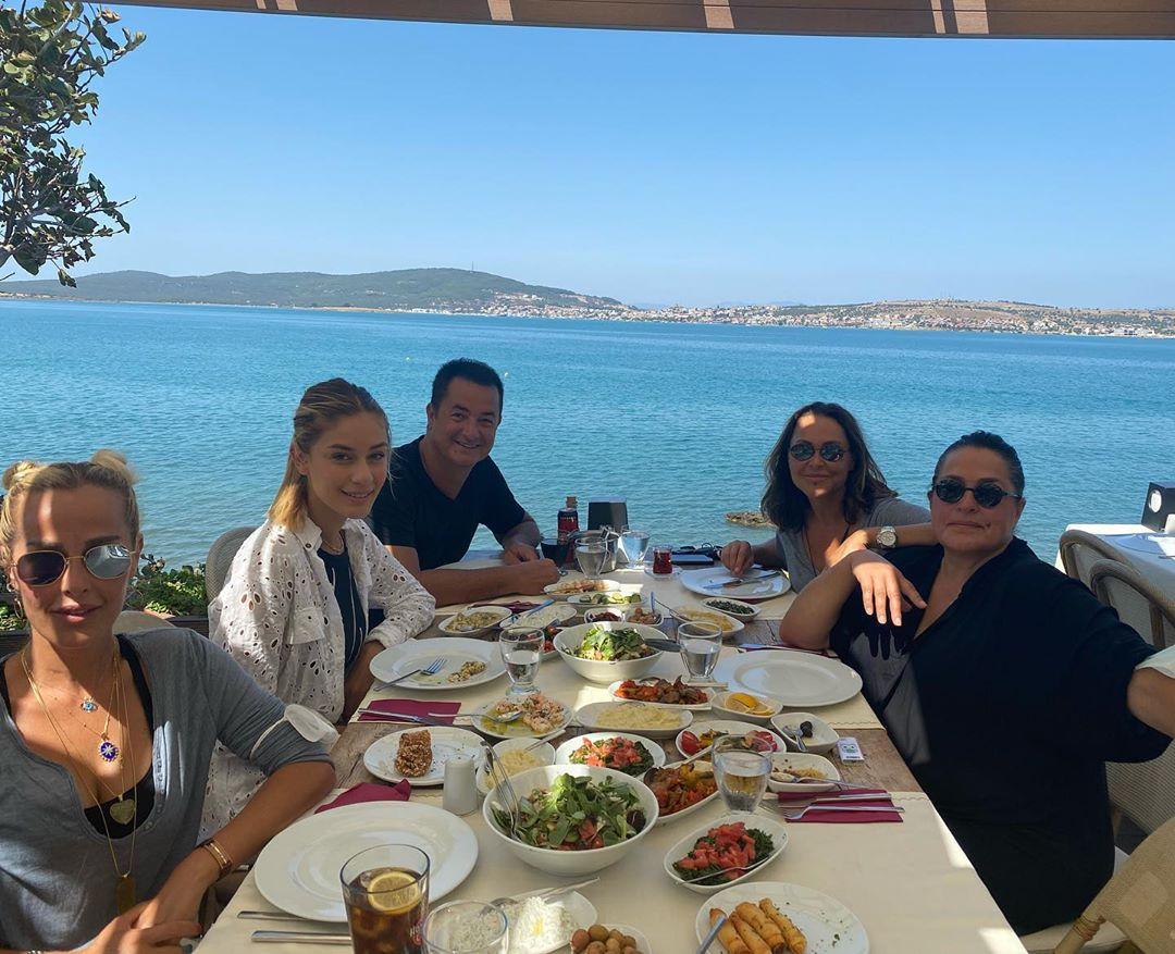 Acun Ilıcalı ve Hülya Avşar yemekte buluştu