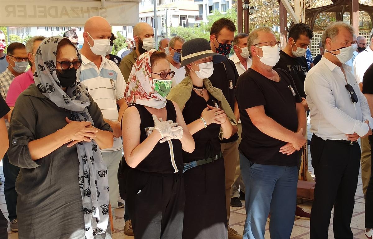 Demet Evgar, babaannesini kaybetti