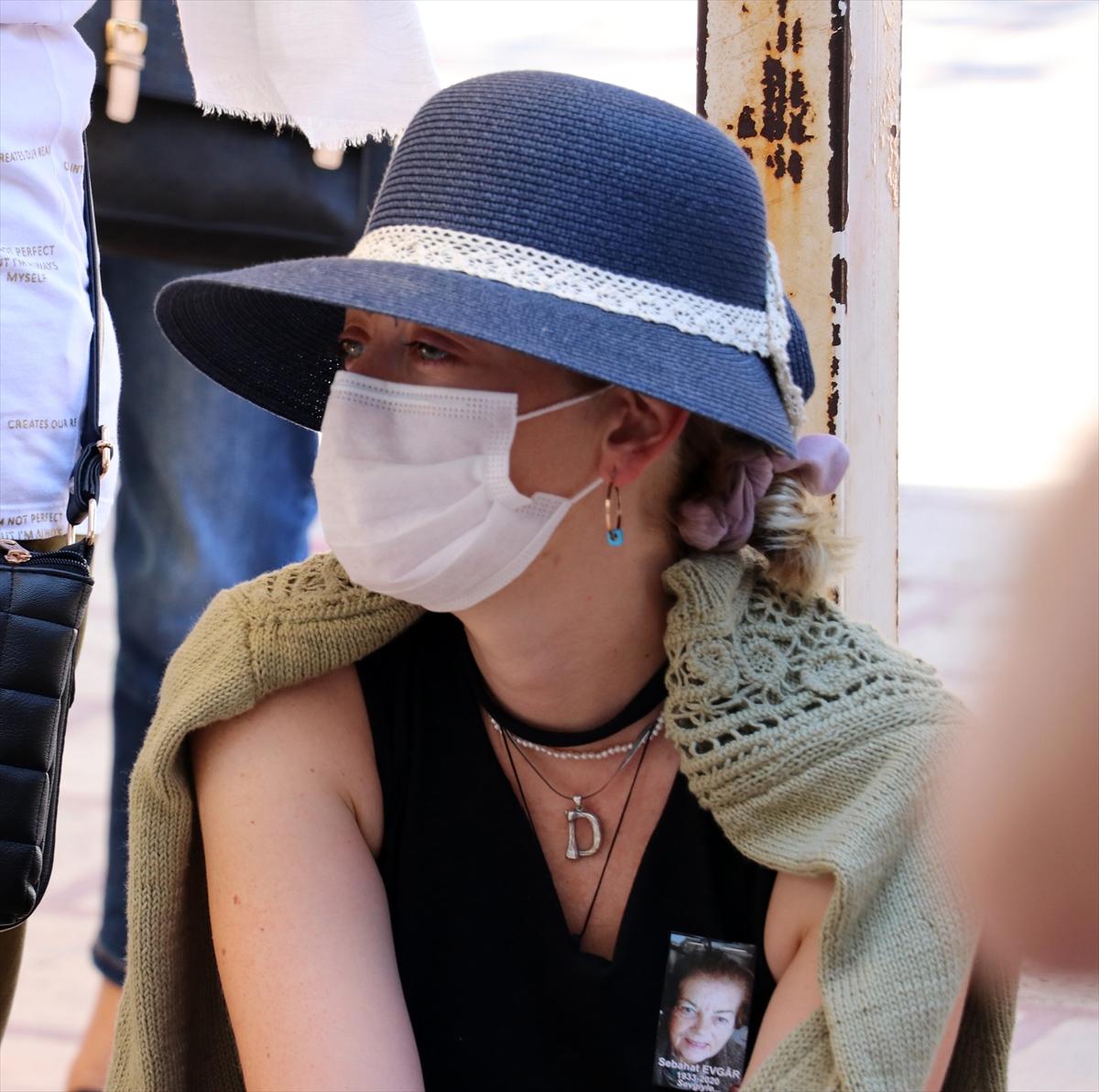 Demet Evgar, babaannesini kaybetti