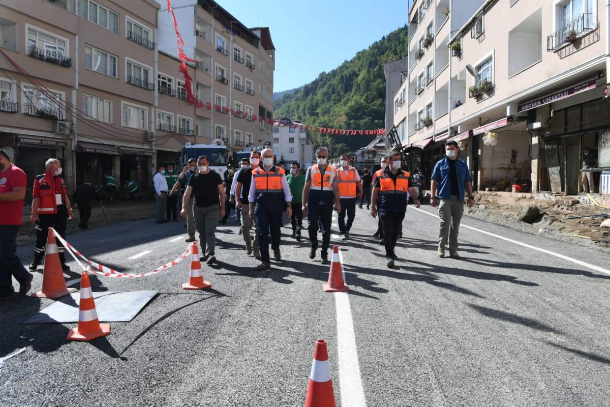 Ulaştırma Bakanı Karaismailoğlu Giresun'daki çalışmaları inceledi