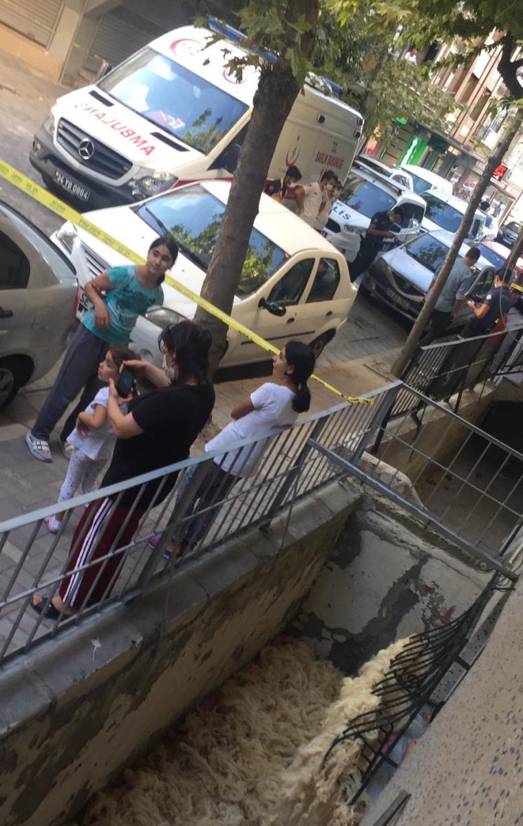 Bahçelievler'de bir kişi kız arkadaşını öldürdü