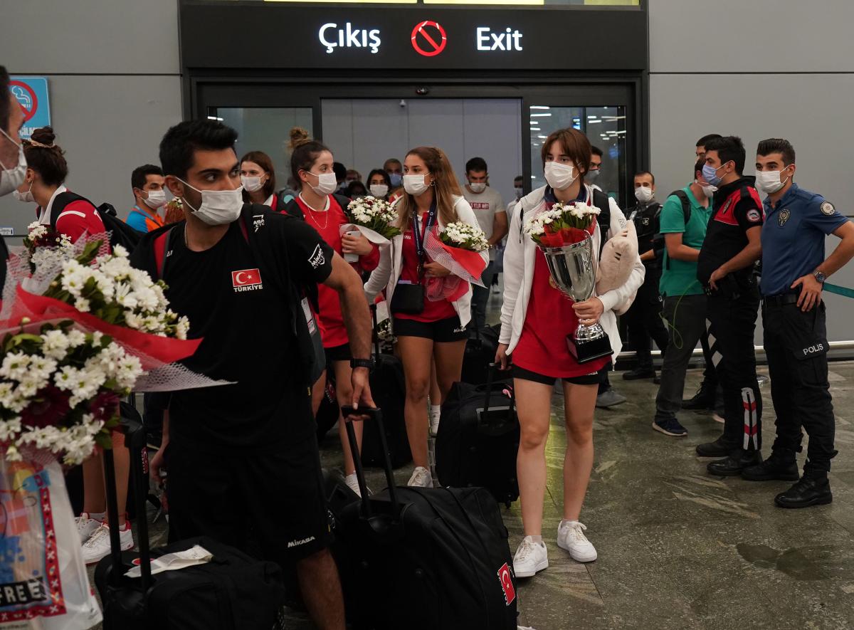 Avrupa Şampiyonu milliler yurda döndü