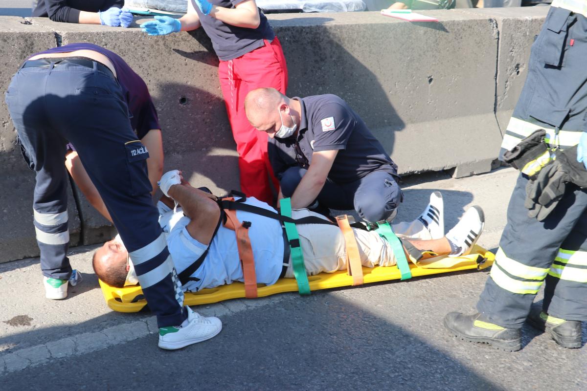 Kocaeli'de 11 araç birbirine girdi