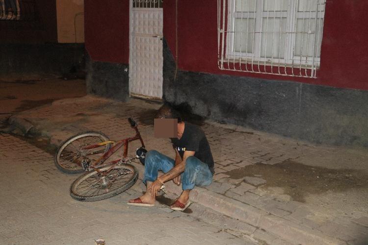 Adana'da evli bir kadını takip eden kişi dayak yedi