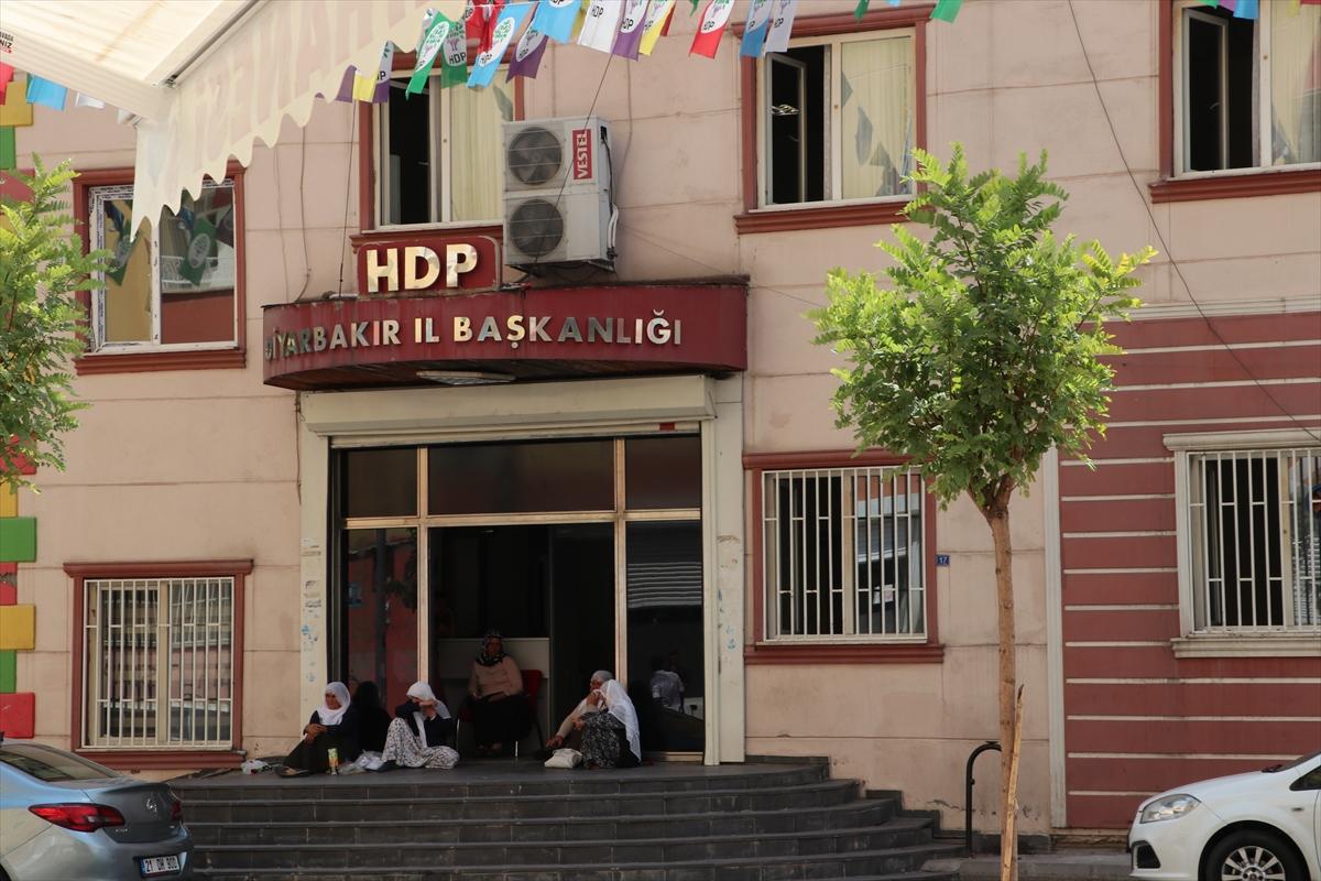 Oğlunu terörden kurtaran Hacire anne, artık torun seviyor