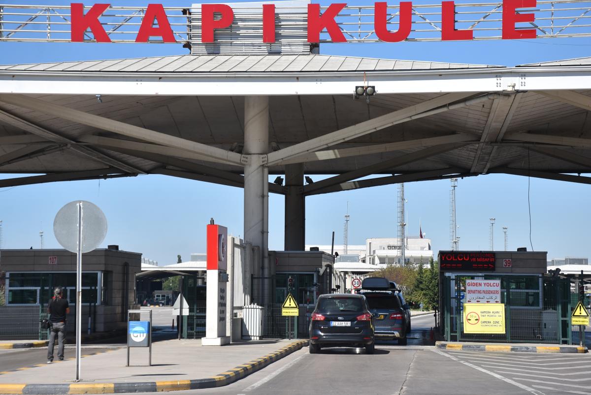 Bulgaristan karantinayı kaldırdı, Kapıkule'den girişler başladı