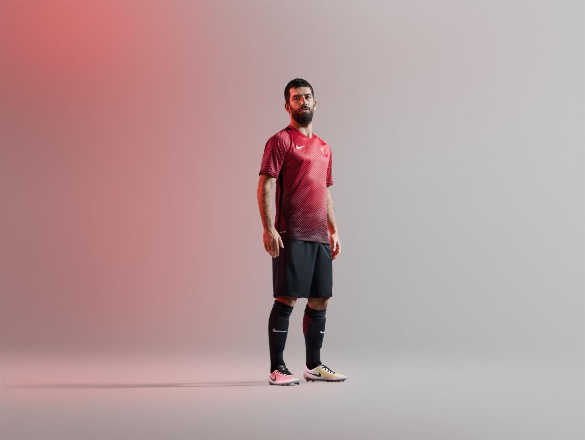 A Milli Takım'ın yeni formaları tanıtıldı