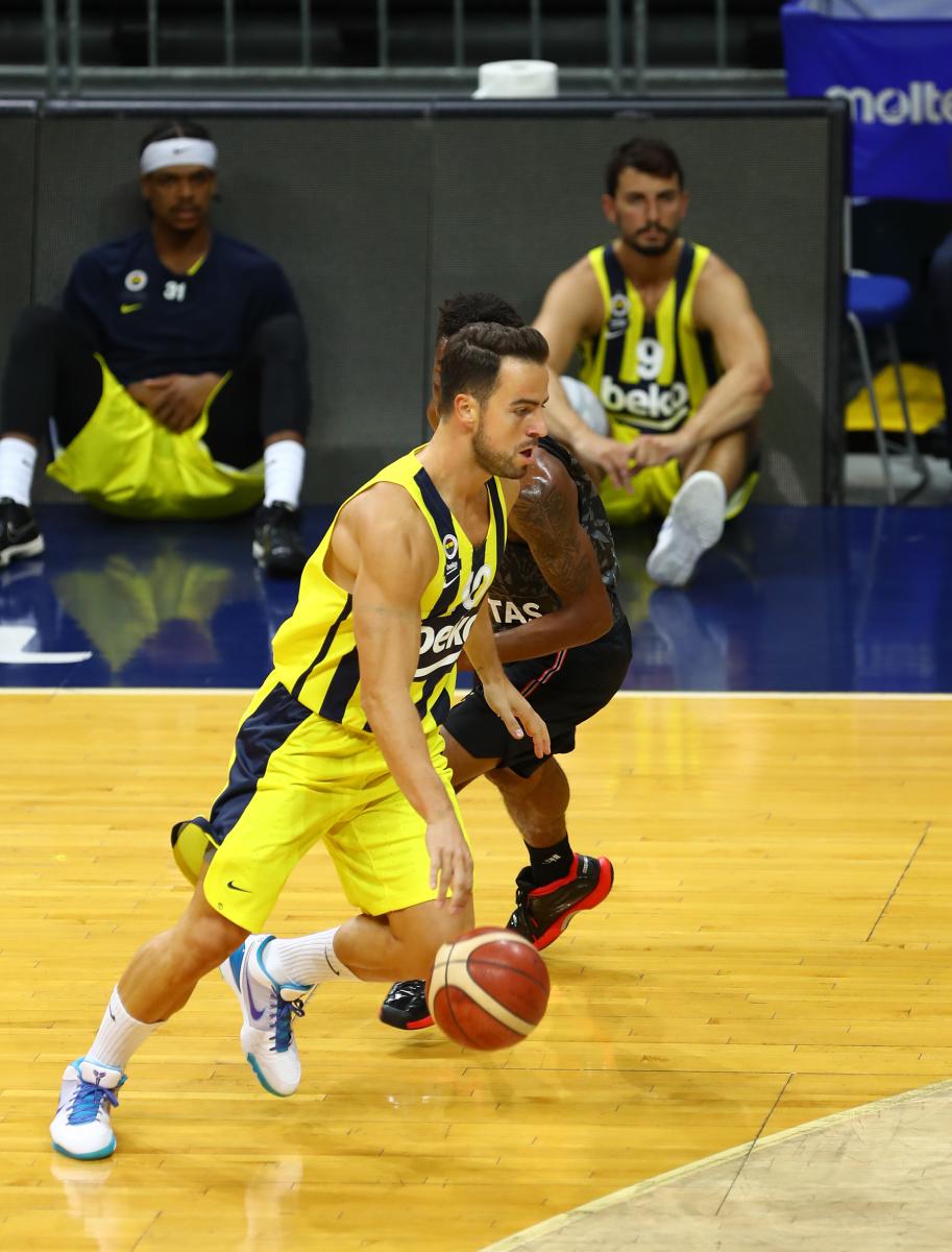 Fenerbahçe, Beşiktaş'ı mağlup etti