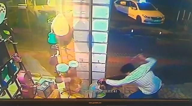 Bursa'da, kız arkadaşına eli dokunan adamı öldürdü