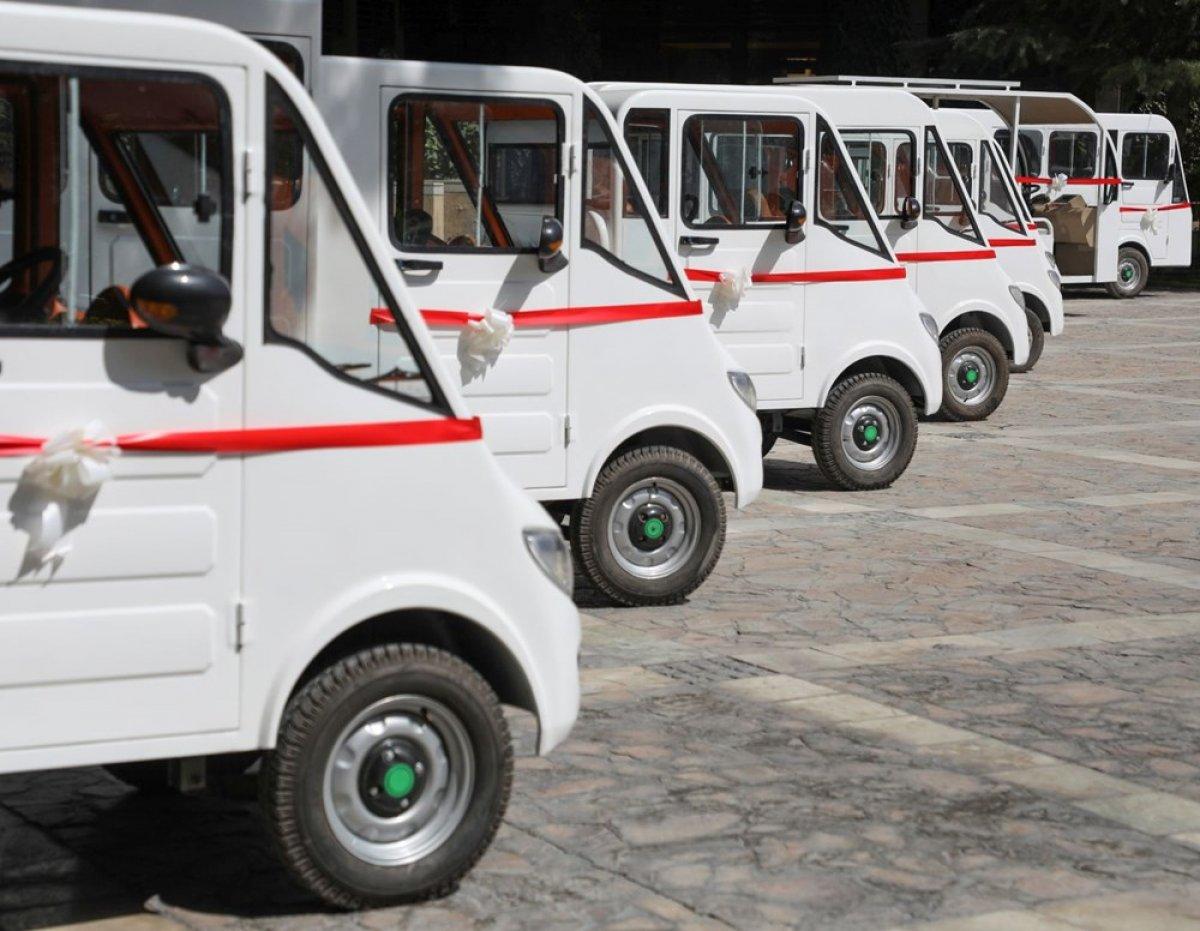 Afganistan yerli otomobil üretti