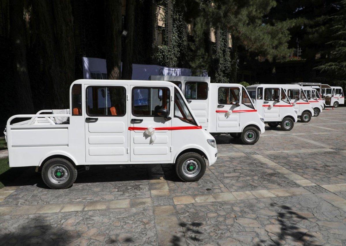 Afganistan yerli otomobil üretti