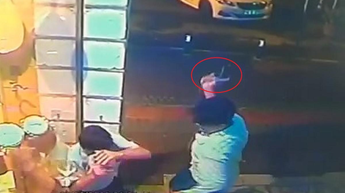 Bursa'da, kız arkadaşına eli dokunan adamı öldürdü