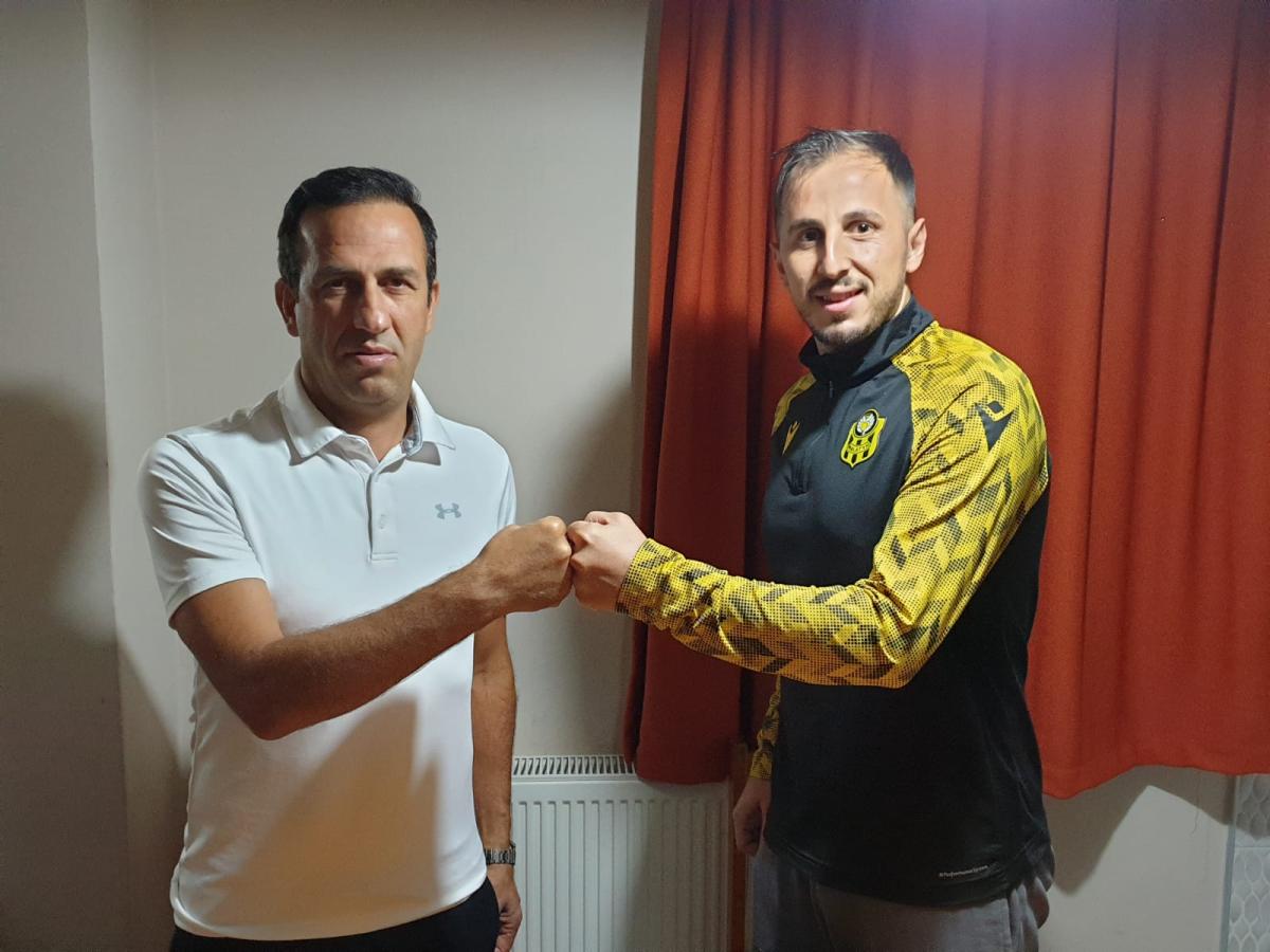 Zeki Yavru kimdir? Zeki Yavru hangi takımlarda oynadı? Zeki Yavru'nun pozisyonu ne?