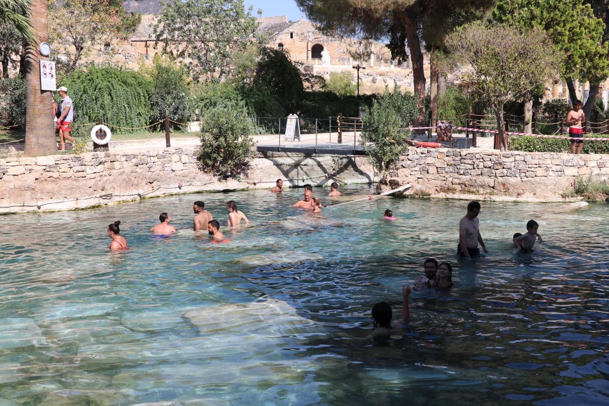 Denizli’deki Antik Kleopatra Havuzu’na ilgi