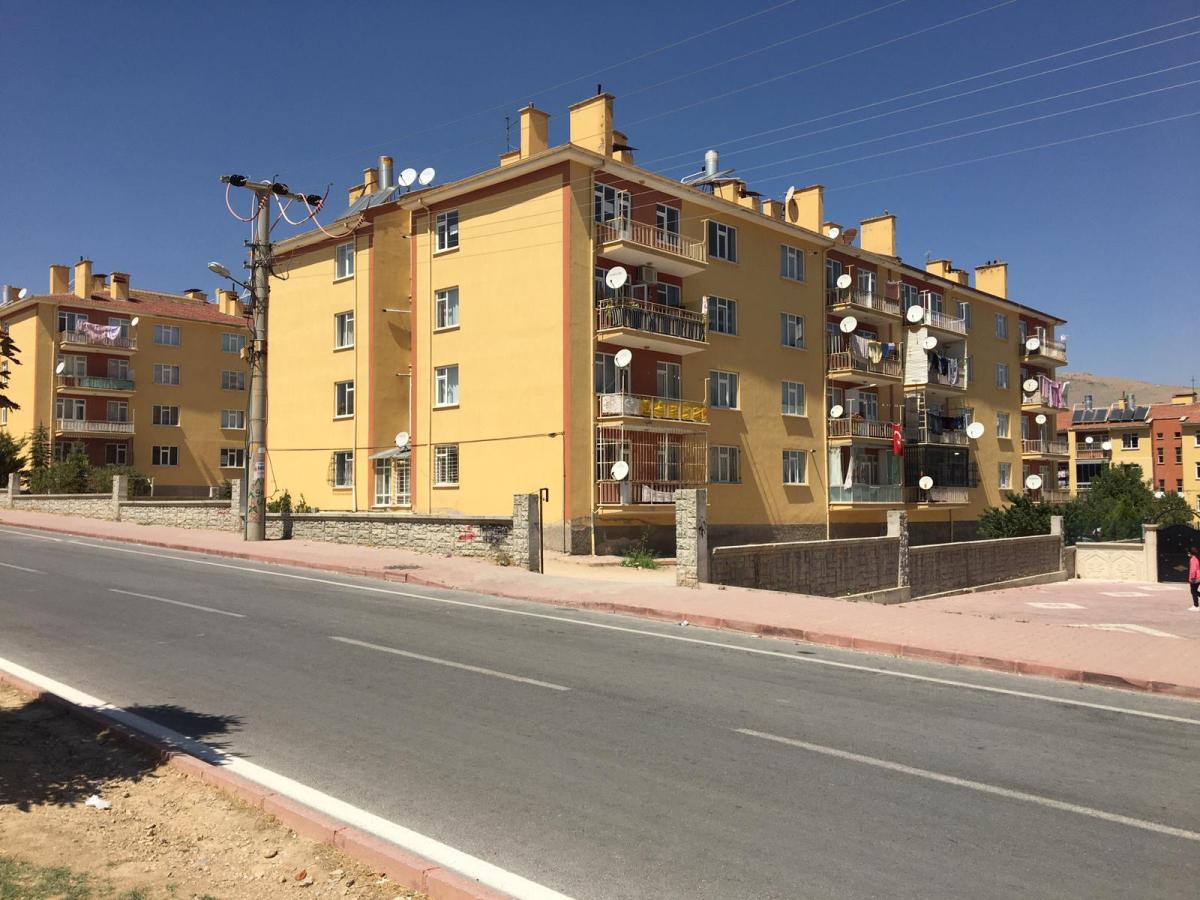 Konya'da kadınlar altın günü yaptı, site karantinaya alındı